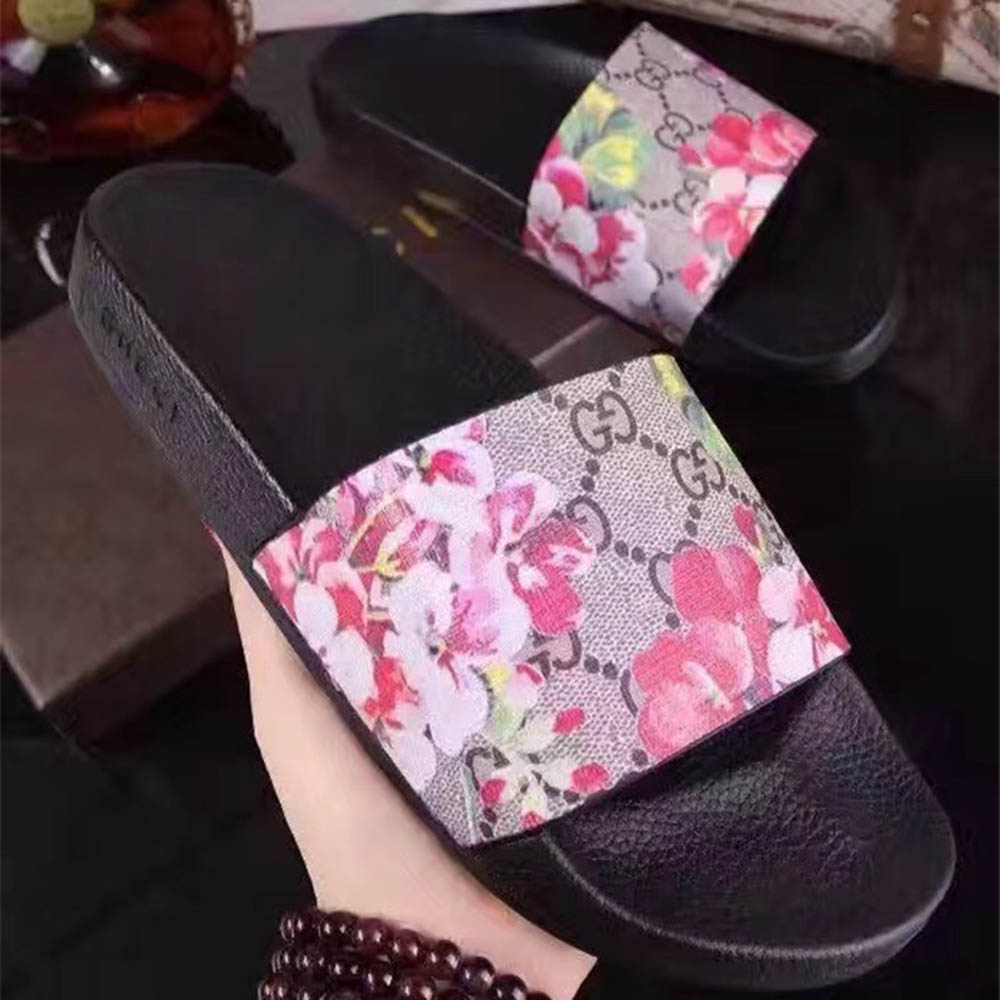 Gucci Bird And Flower Flip Flops - DesignerGu