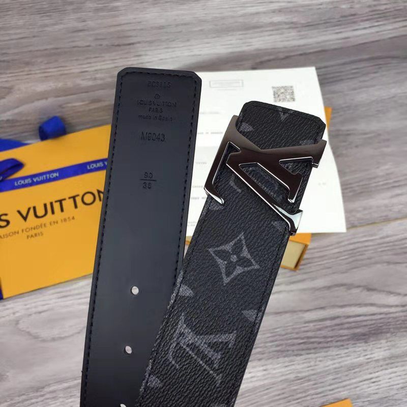 Louis Vuitton Reverso Belt in Black - DesignerGu