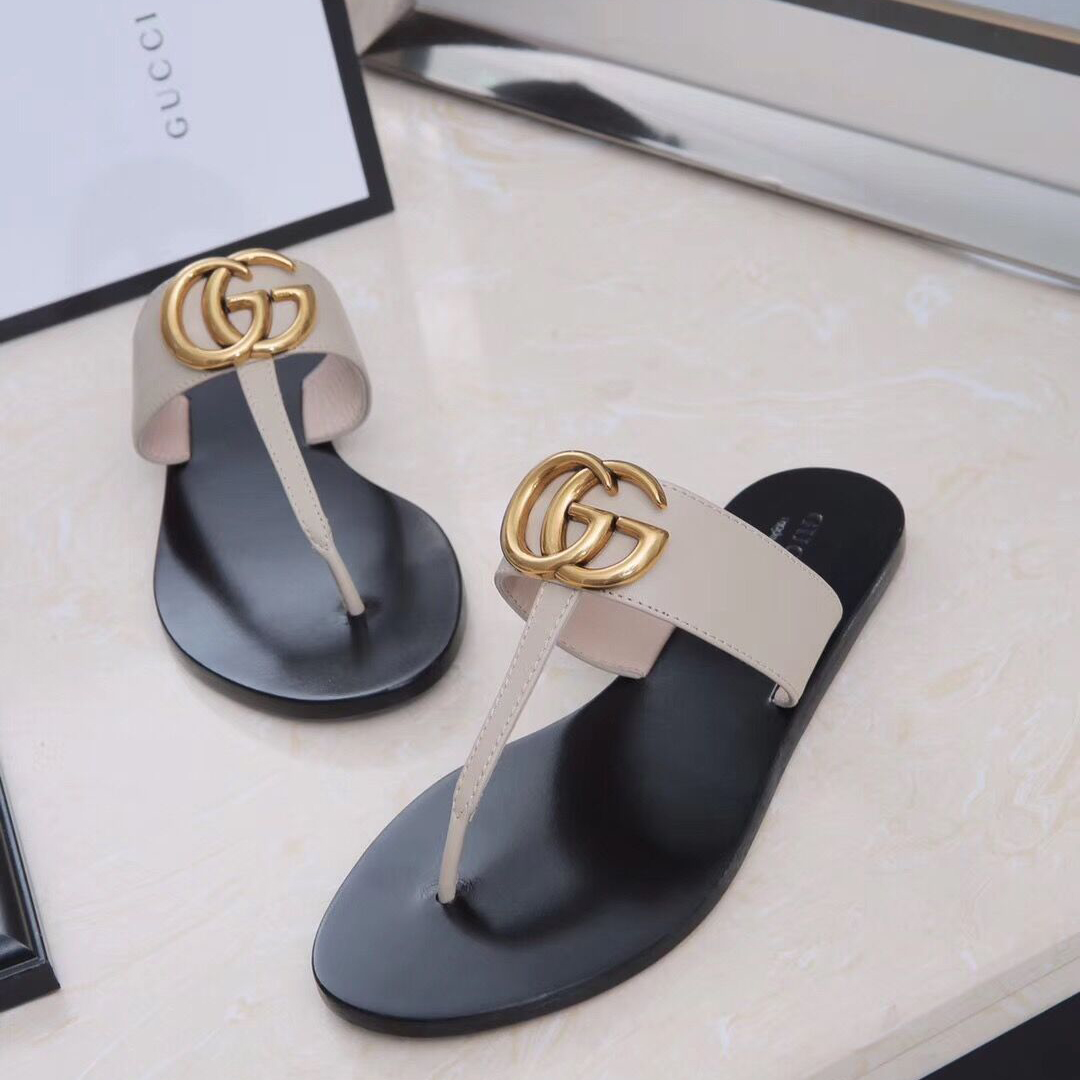 Gucci Leather Thong Sandal With Double G - DesignerGu