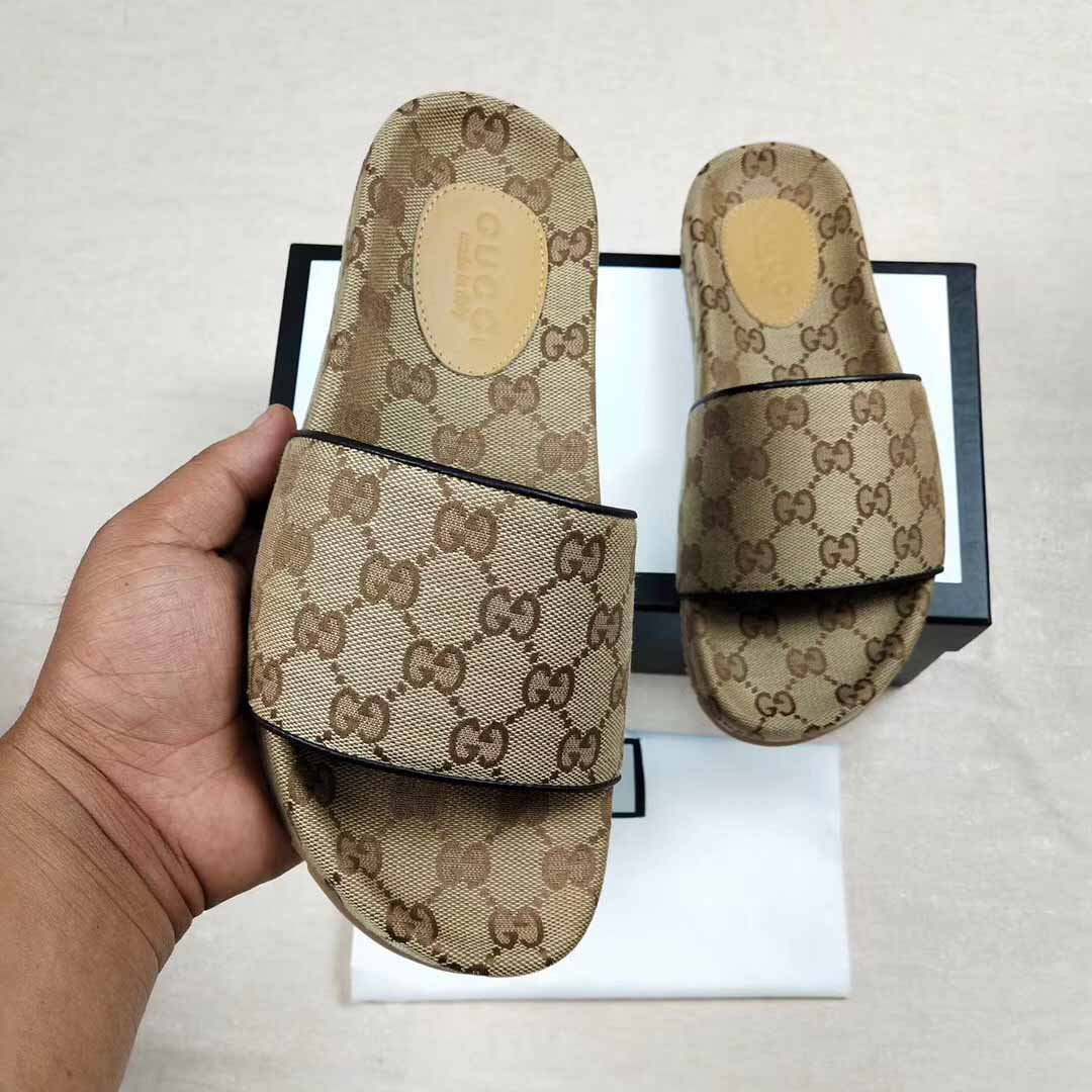 Gucci Men's GG Canvas Slide Sandal - DesignerGu