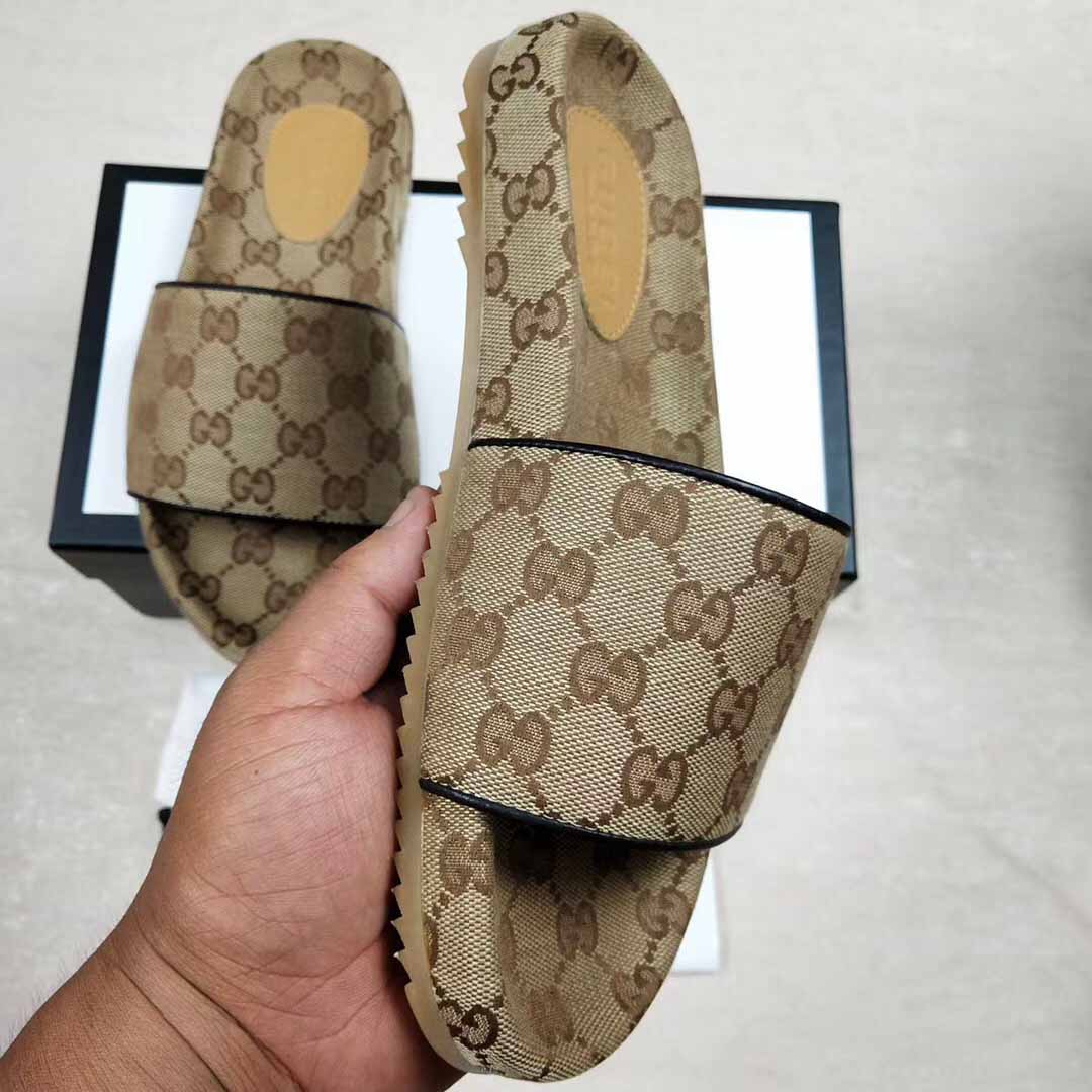Gucci Men's GG Canvas Slide Sandal - DesignerGu