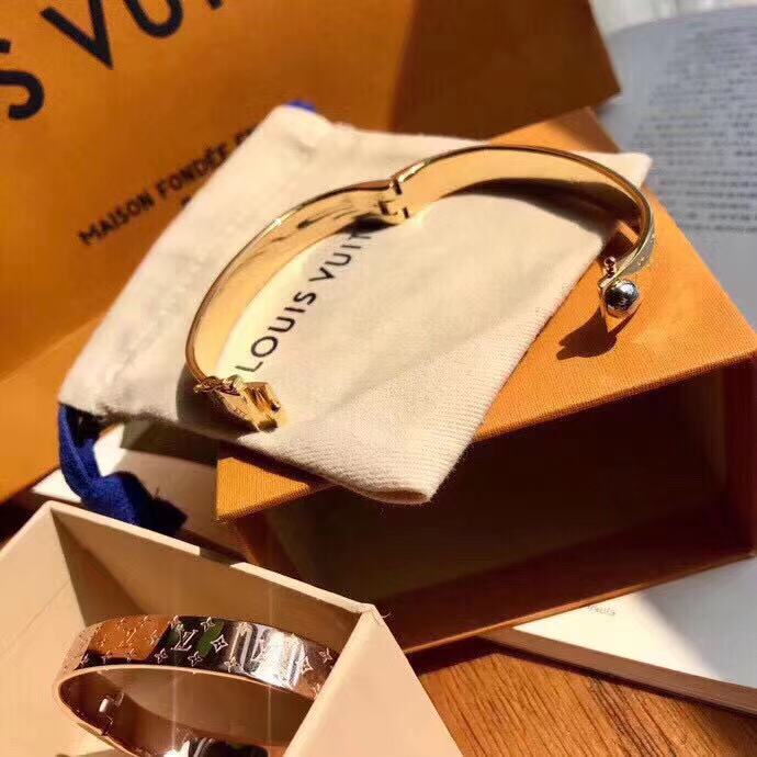 Louis Vuitton Monogram Bracelet - DesignerGu