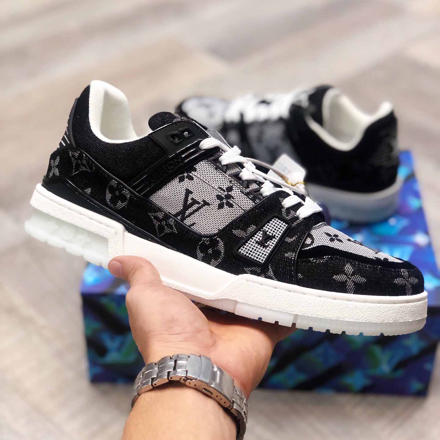 Louis Vuitton Trainer Sneaker - DesignerGu