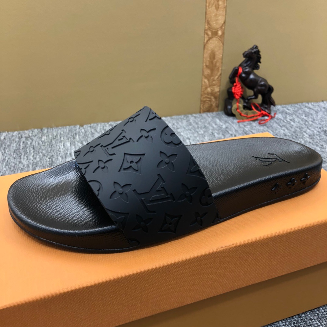 Louis Vuitton Monogram Slippers - DesignerGu