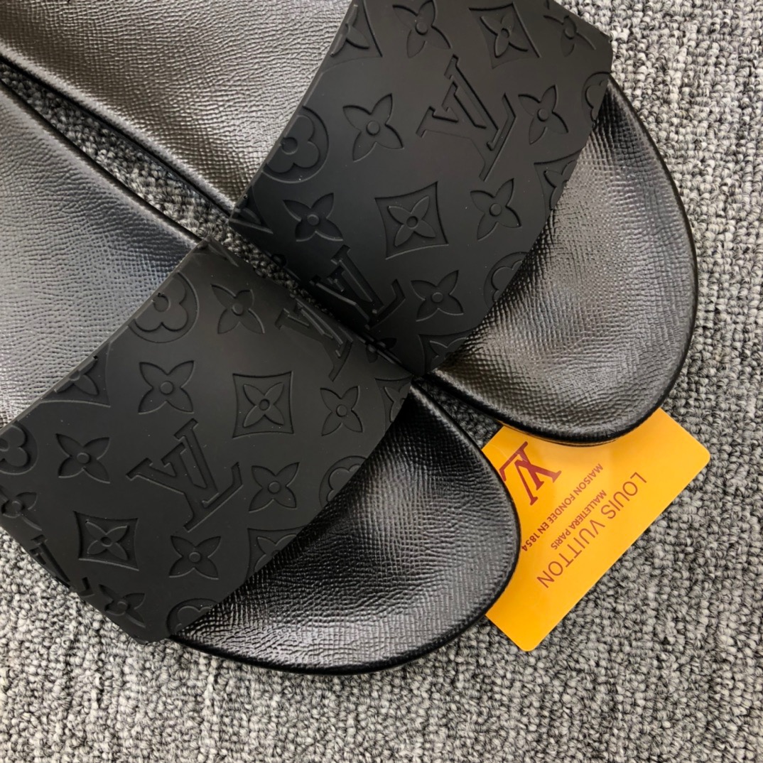 Louis Vuitton Monogram Slippers - DesignerGu