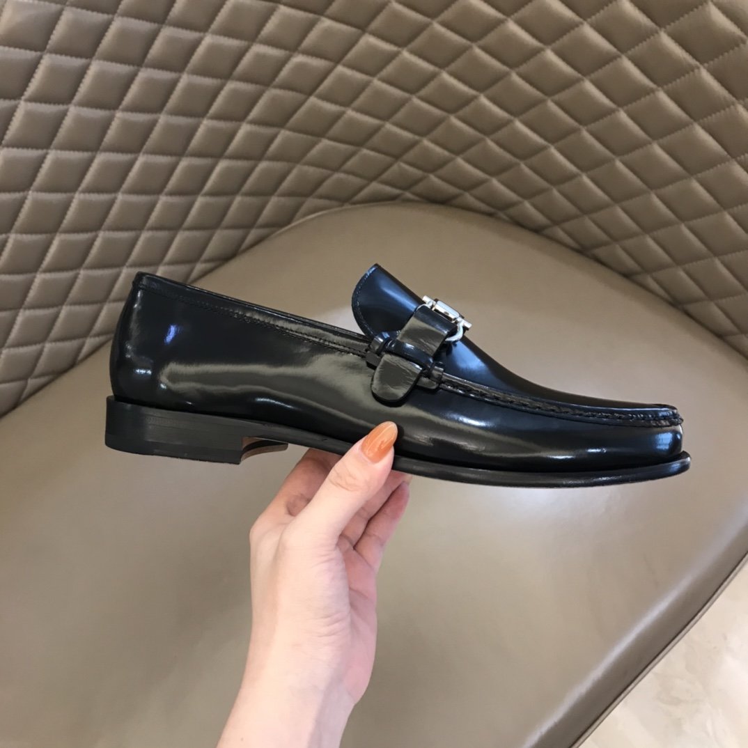 Ferragamo Black Leather Shinny shoes - DesignerGu