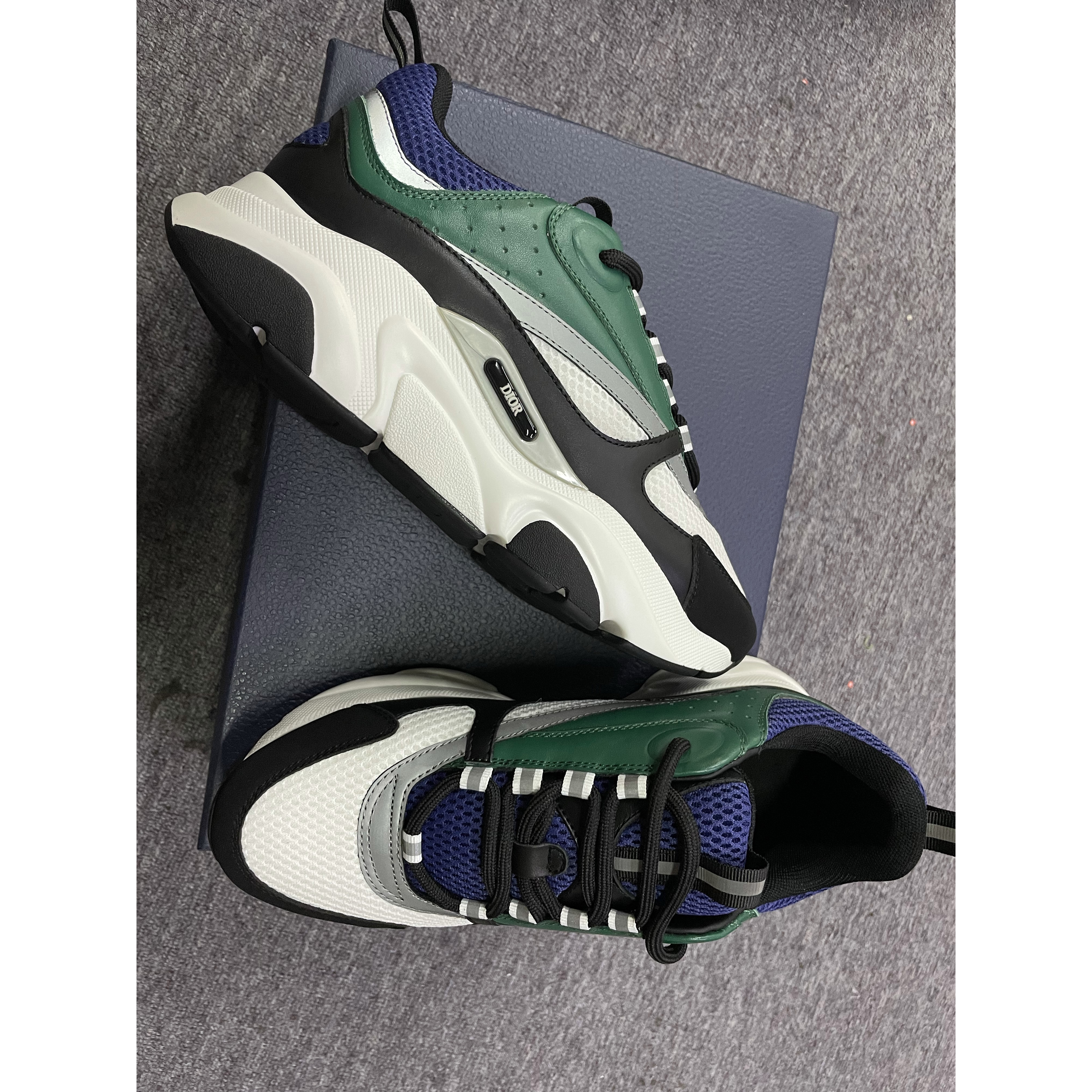 Dior [Limited Version] B22 Sneaker - DesignerGu