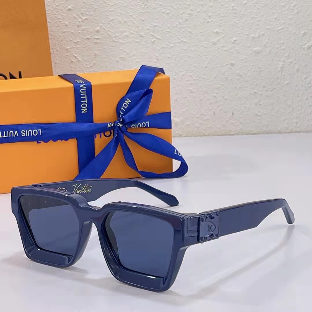 Louis Vuitton Sunglasses - DesignerGu