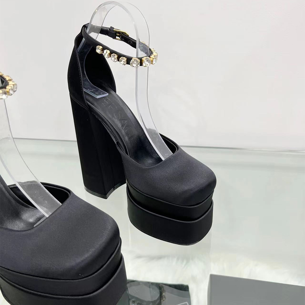 Versace Medusa Aevitas Platform Pumps - DesignerGu