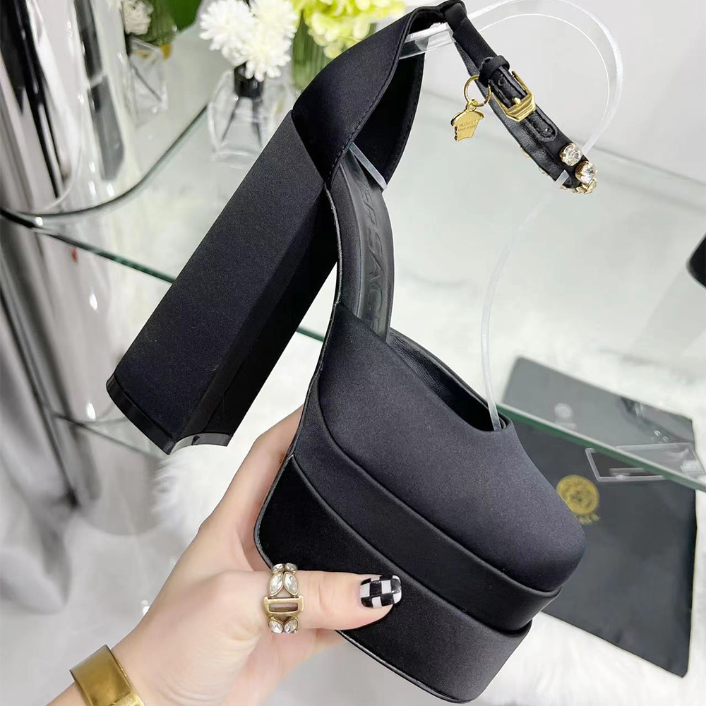 Versace Medusa Aevitas Platform Pumps - DesignerGu