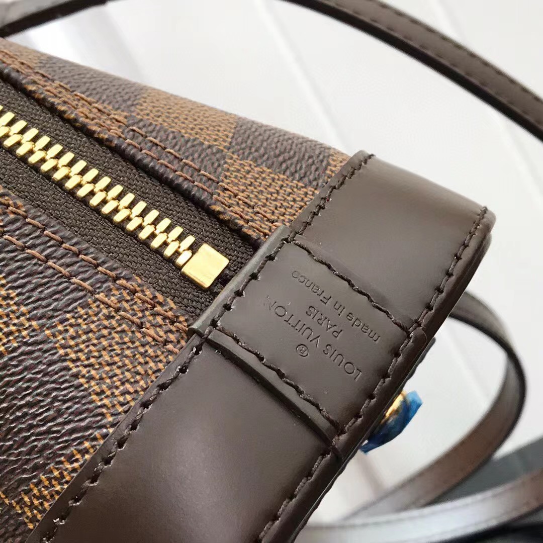 Louis Vuitton  Brown Shoulder Bag （23.5-17.5-11.5CM） - DesignerGu