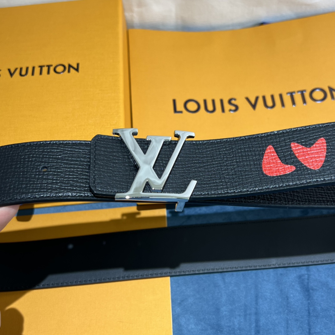 Louis Vuitton Gradient Shape 40MM Reversible Belt - DesignerGu