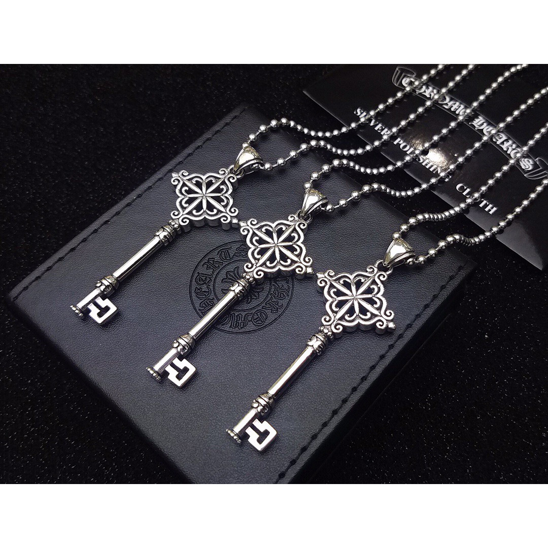 Chrome Heart Cross Necklace - DesignerGu