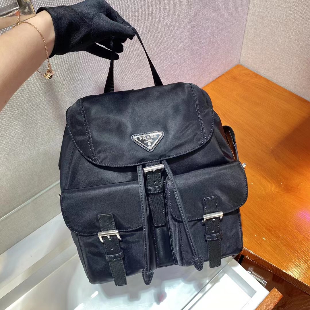 Prada Logo Plaque Backpack(23.5-28-12cm) - DesignerGu