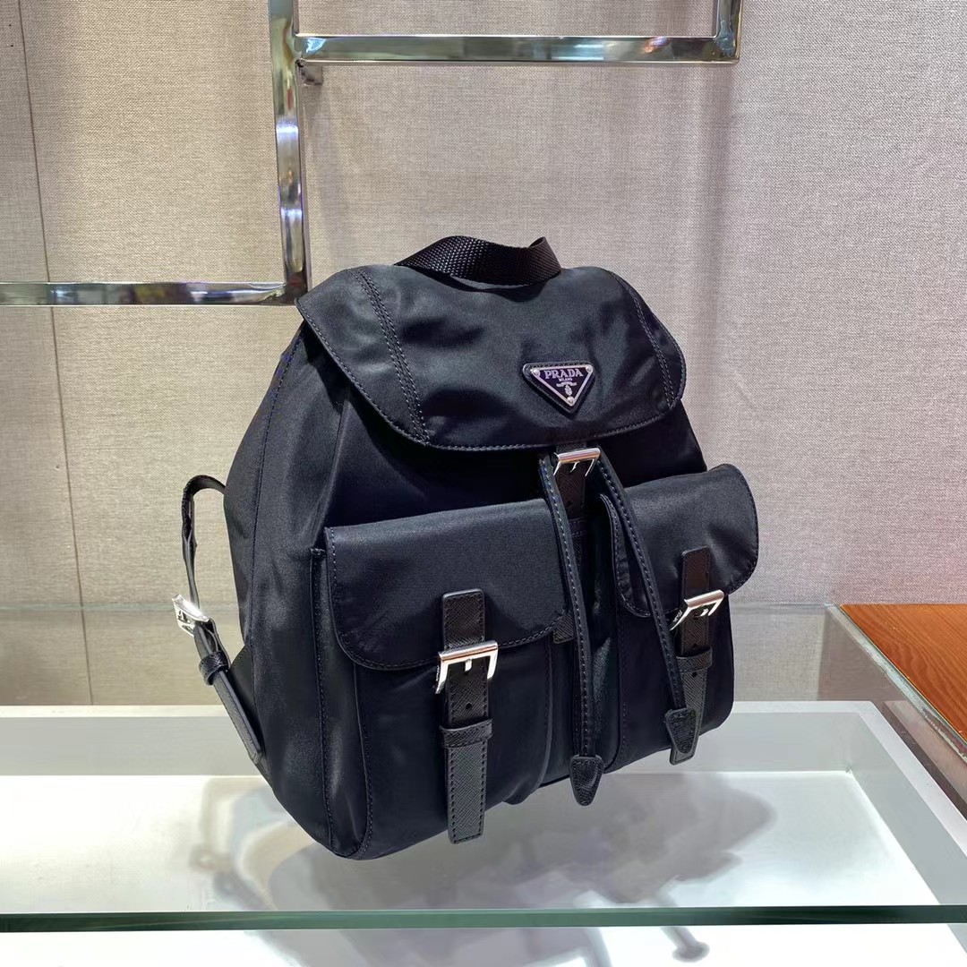 Prada Logo Plaque Backpack(23.5-28-12cm) - DesignerGu