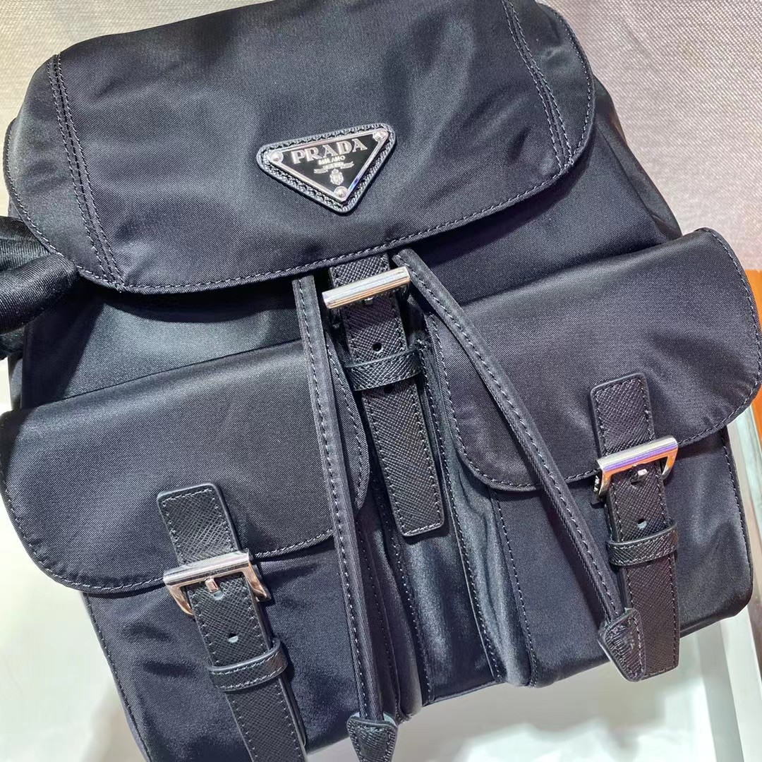 Prada Logo Plaque Backpack(23.5-28-12cm) - DesignerGu