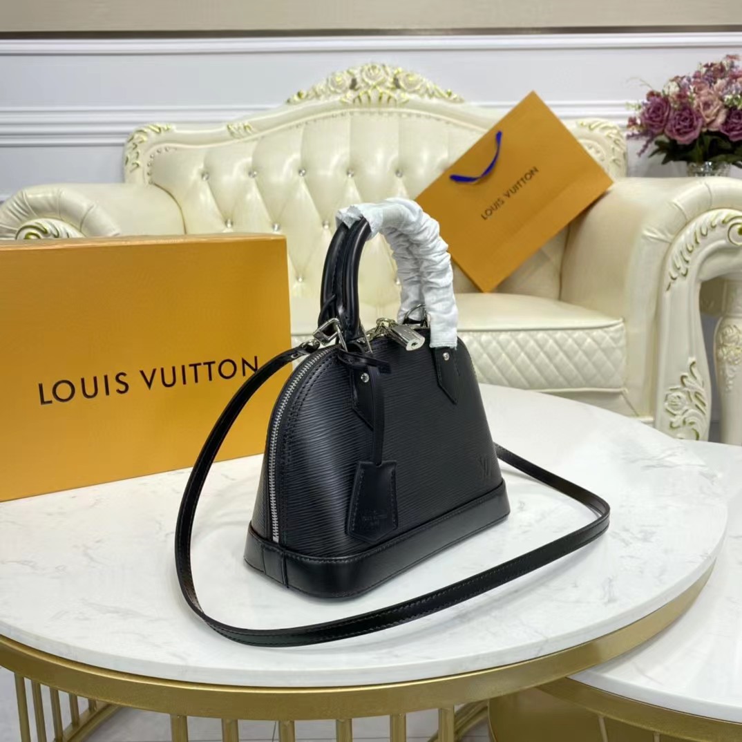 Louis Vuitton  Black Shoulder Bag （23.5-17.5-11.5CM） - DesignerGu