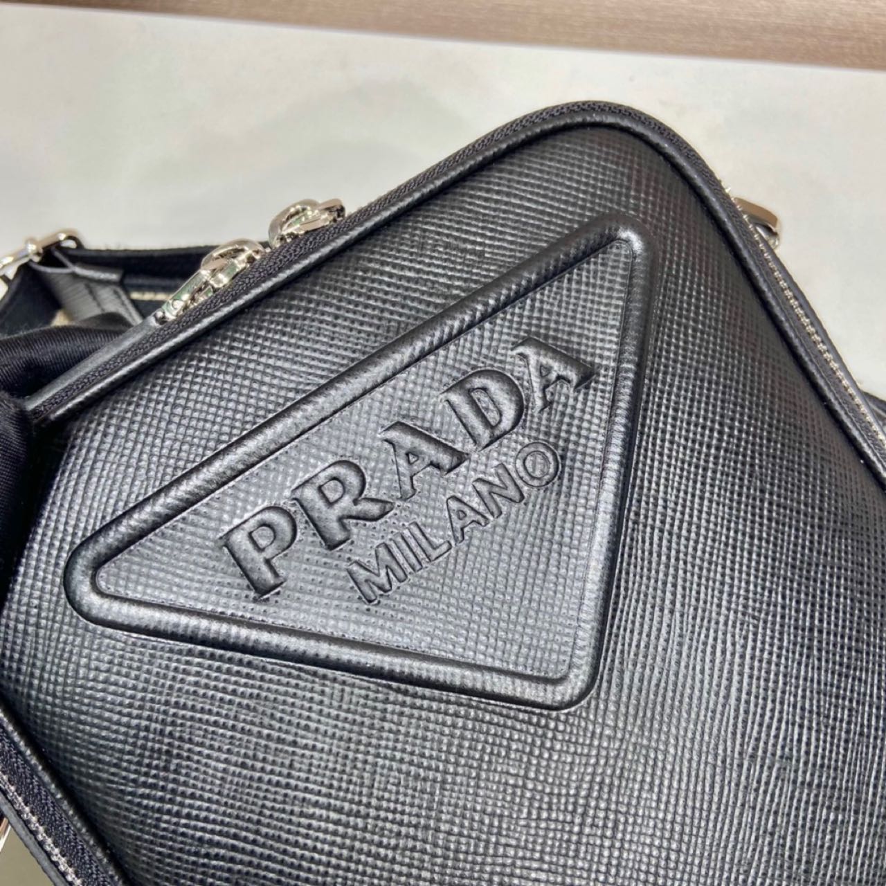 Prada Leather Shoulder Bag（19-16-5.5CM） - DesignerGu