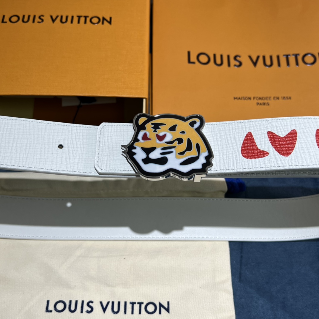 Louis Vuitton Gradient Shape 40MM Reversible Belt - DesignerGu