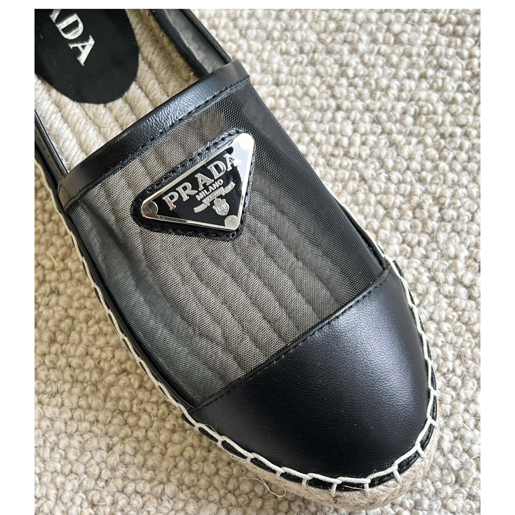 Prada  Logo  Woman Black Loafers - DesignerGu