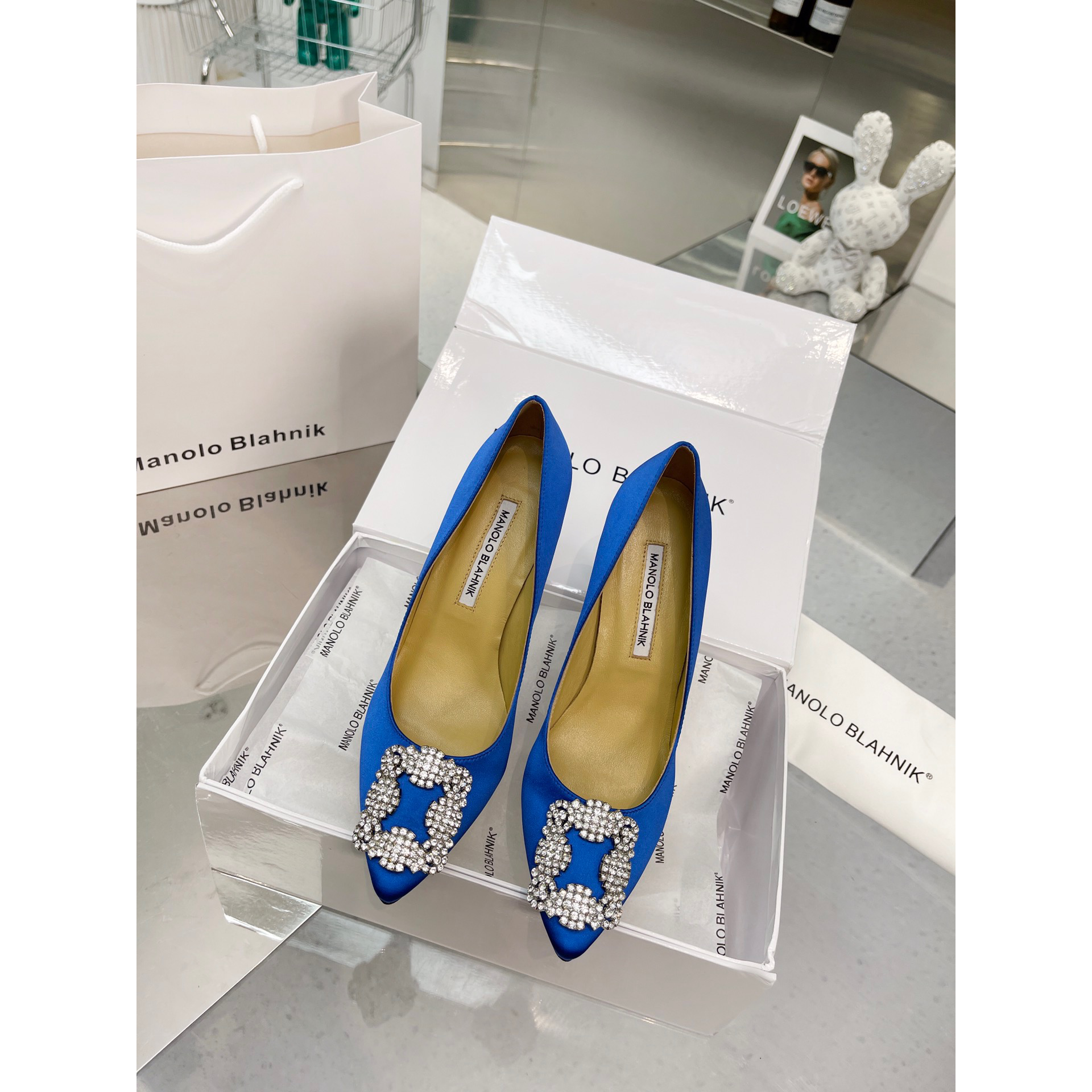 Manolo Blahnik Blue Hangisi Pumps with buckle - DesignerGu