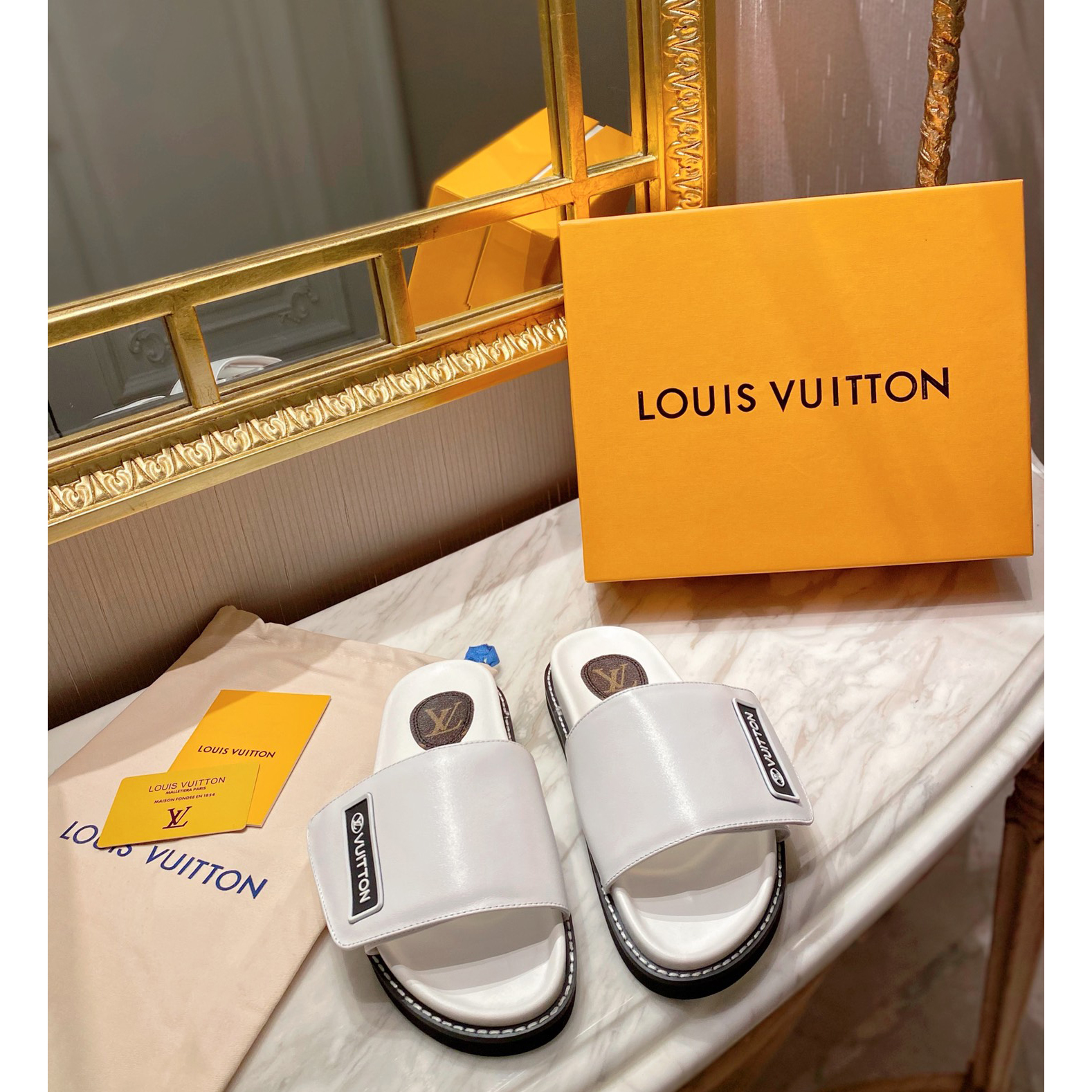 Louis Vuitton Monogram Slipper - DesignerGu