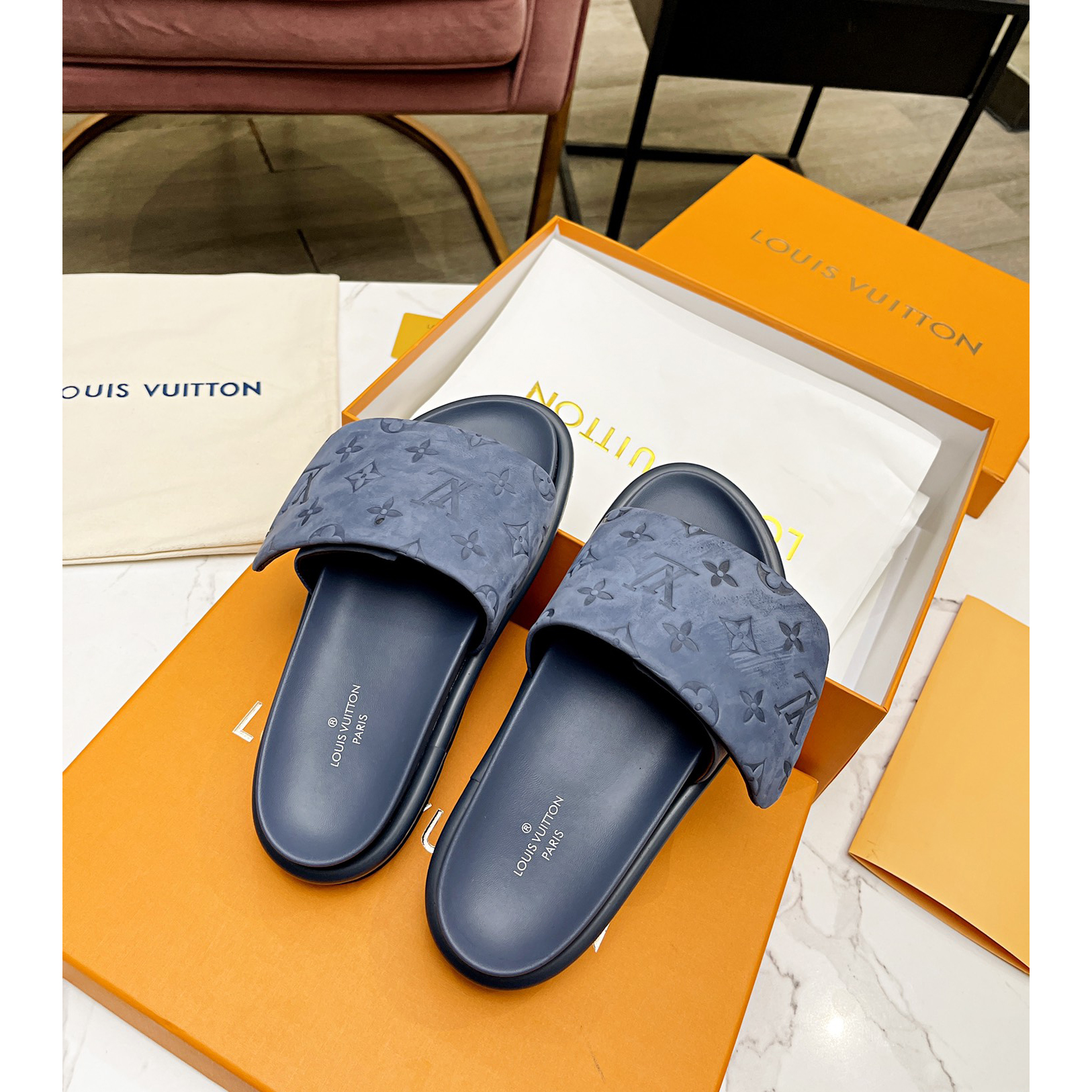 Louis Vuitton Pool Pillow Comfort Mules - DesignerGu