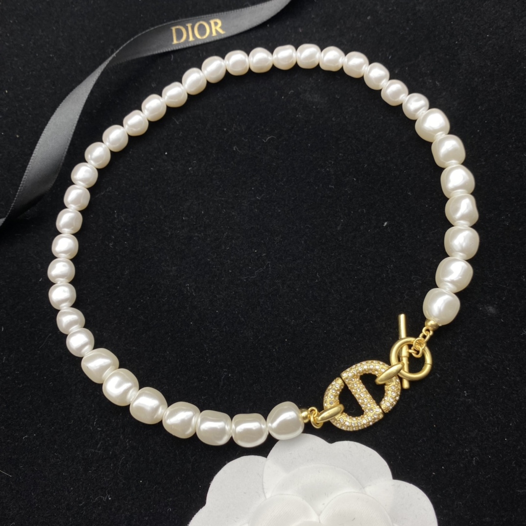 Dior Pearl Necklace - DesignerGu