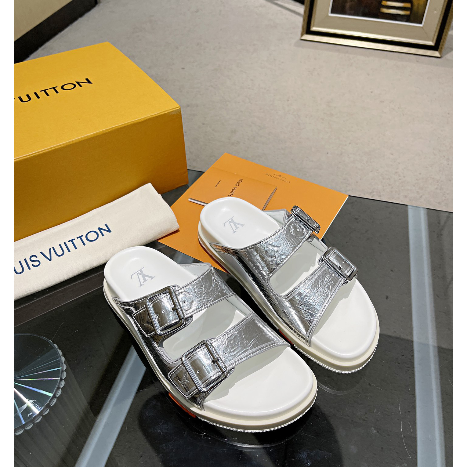 Louis Vuitton Men's Trainer Slippers - DesignerGu