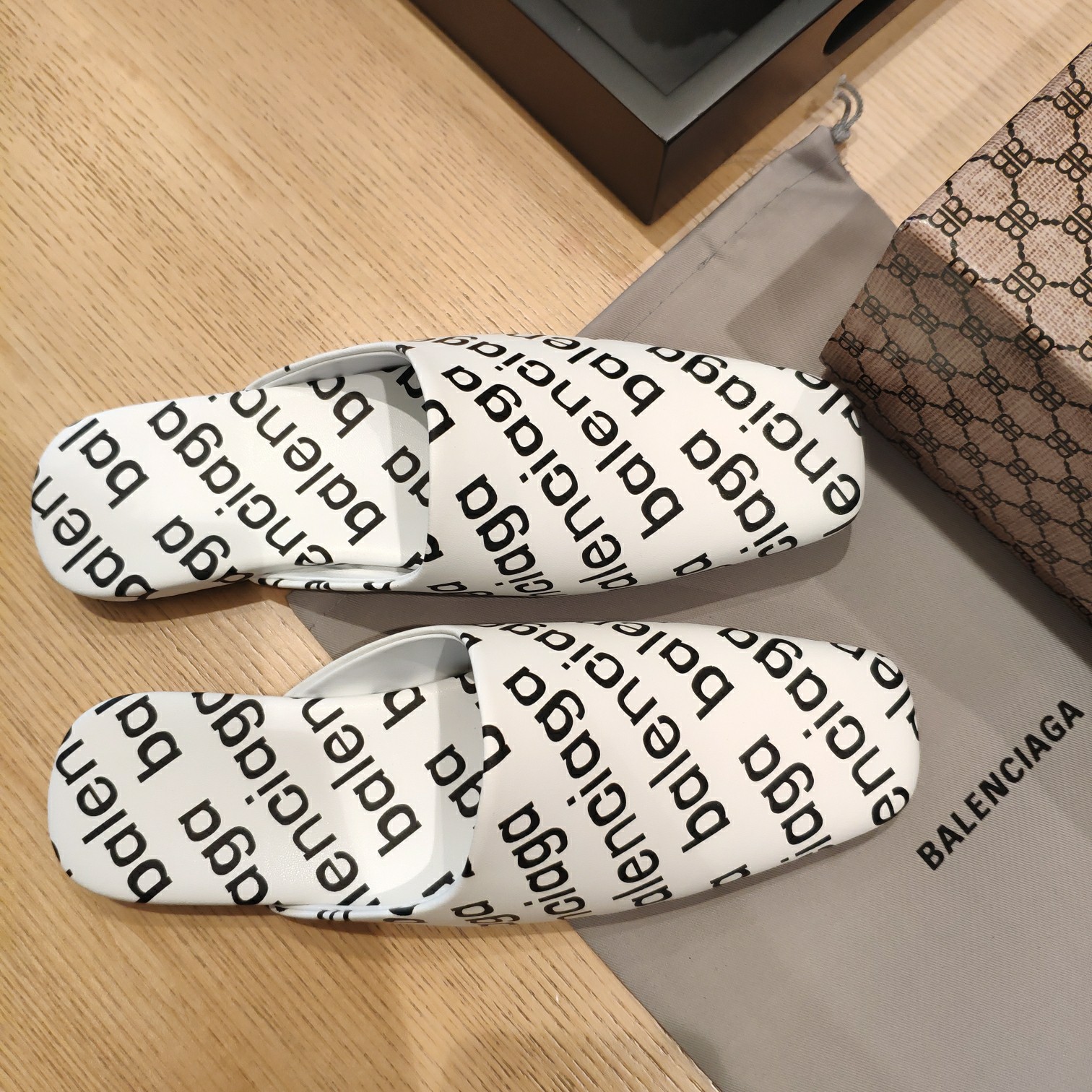 Balenciaga Logo Leather Backless Loafers - DesignerGu