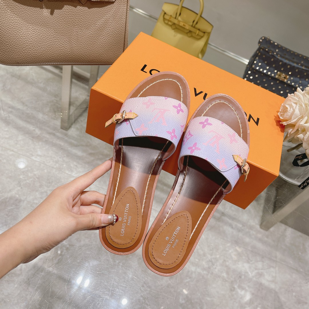 Louis Vuitton Lock It Flat Mule - DesignerGu