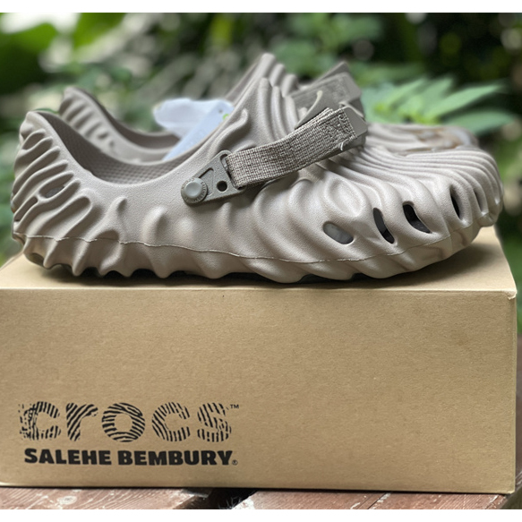 Salehe Bembury × CrocsPollex Clog 