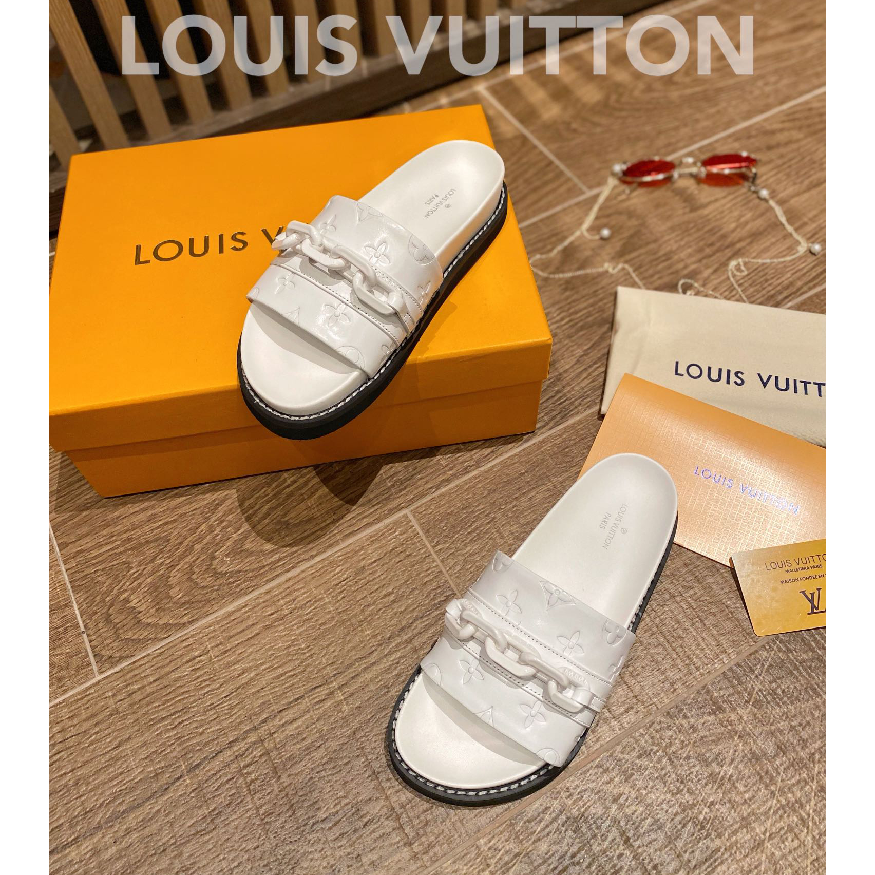 Louis Vuitton Monogram Slipper - DesignerGu