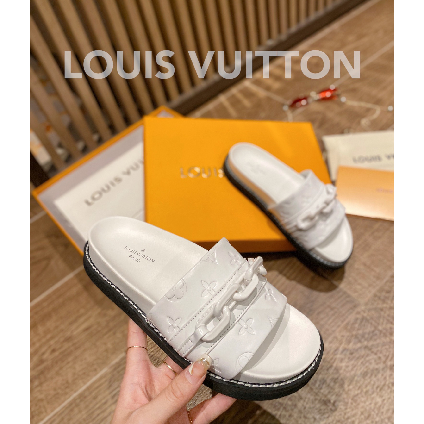 Louis Vuitton Monogram Slipper - DesignerGu