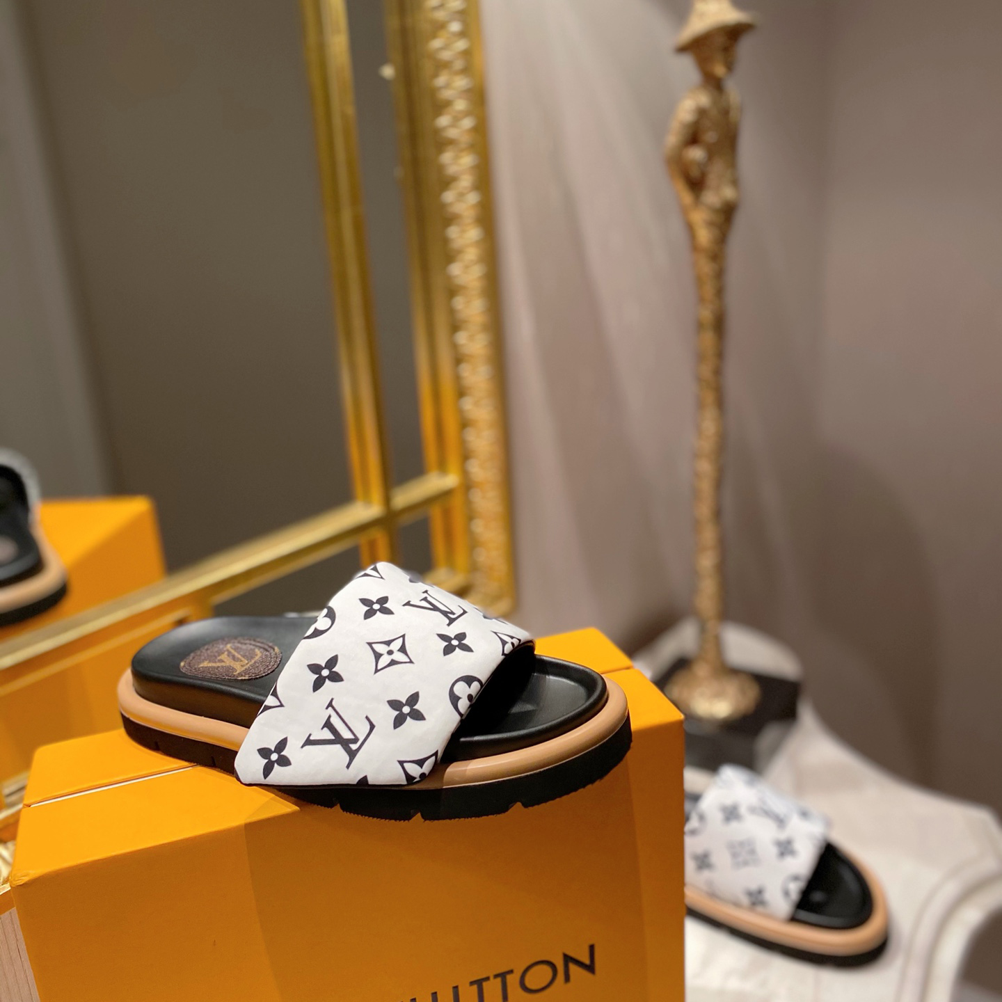 Louis Vuitton Pool Pillow Comfort Mules - DesignerGu