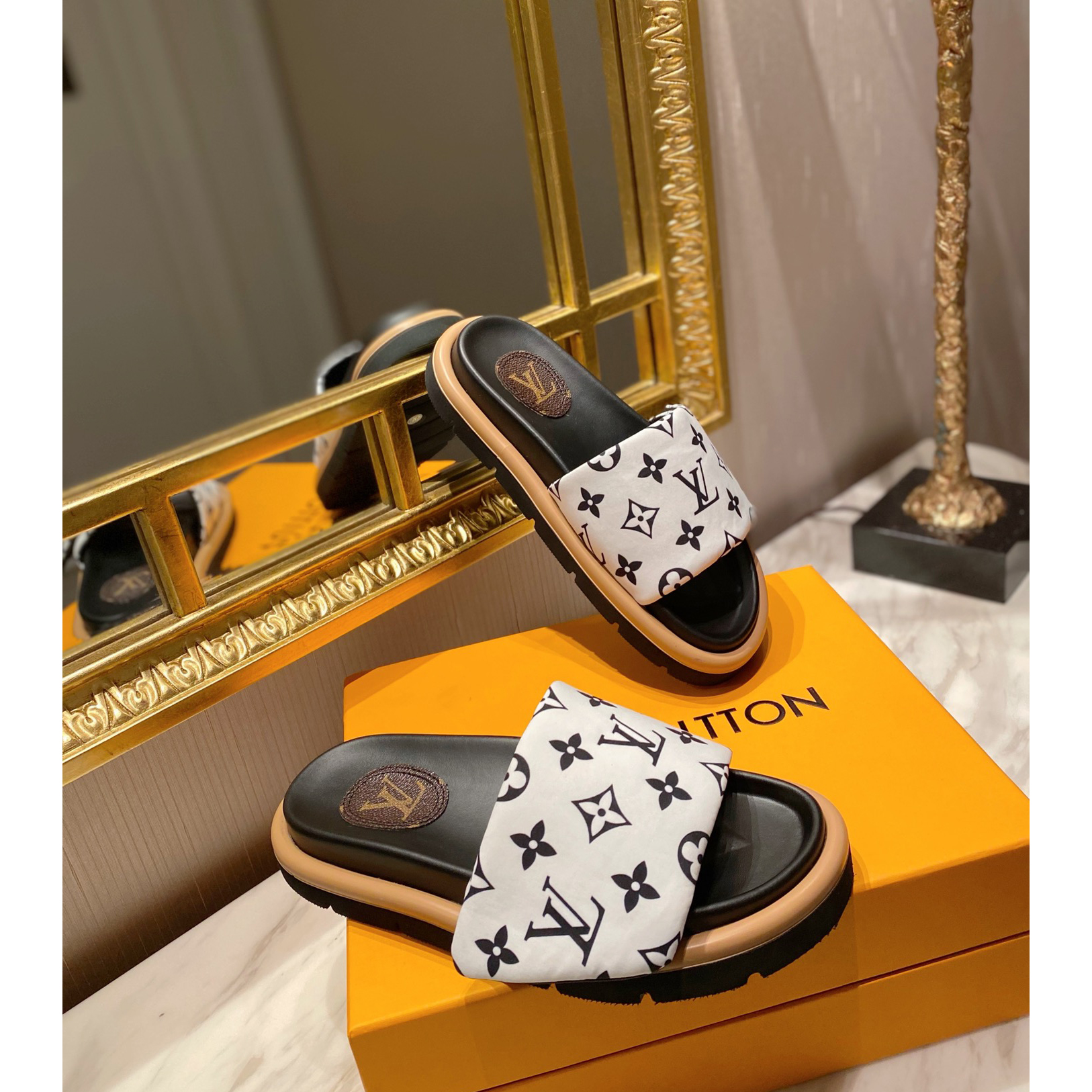 Louis Vuitton Pool Pillow Comfort Mules - DesignerGu