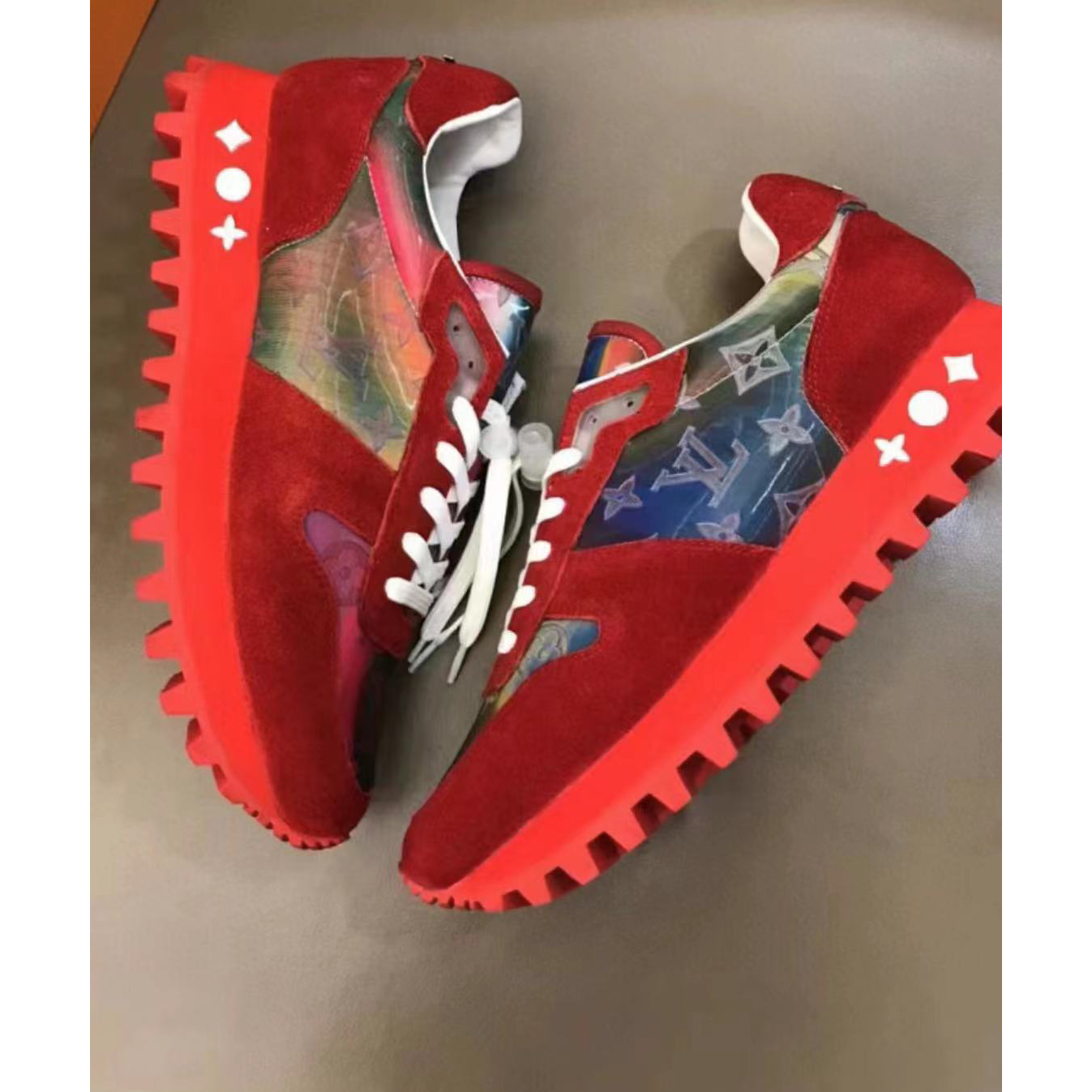 Louis Vuitton Sneaker - DesignerGu