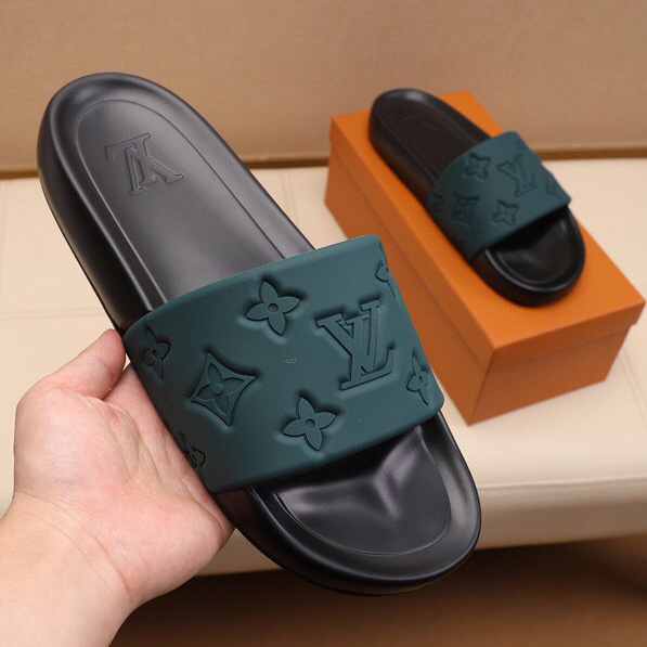 Louis Vuitton Monogram Slippers - DesignerGu