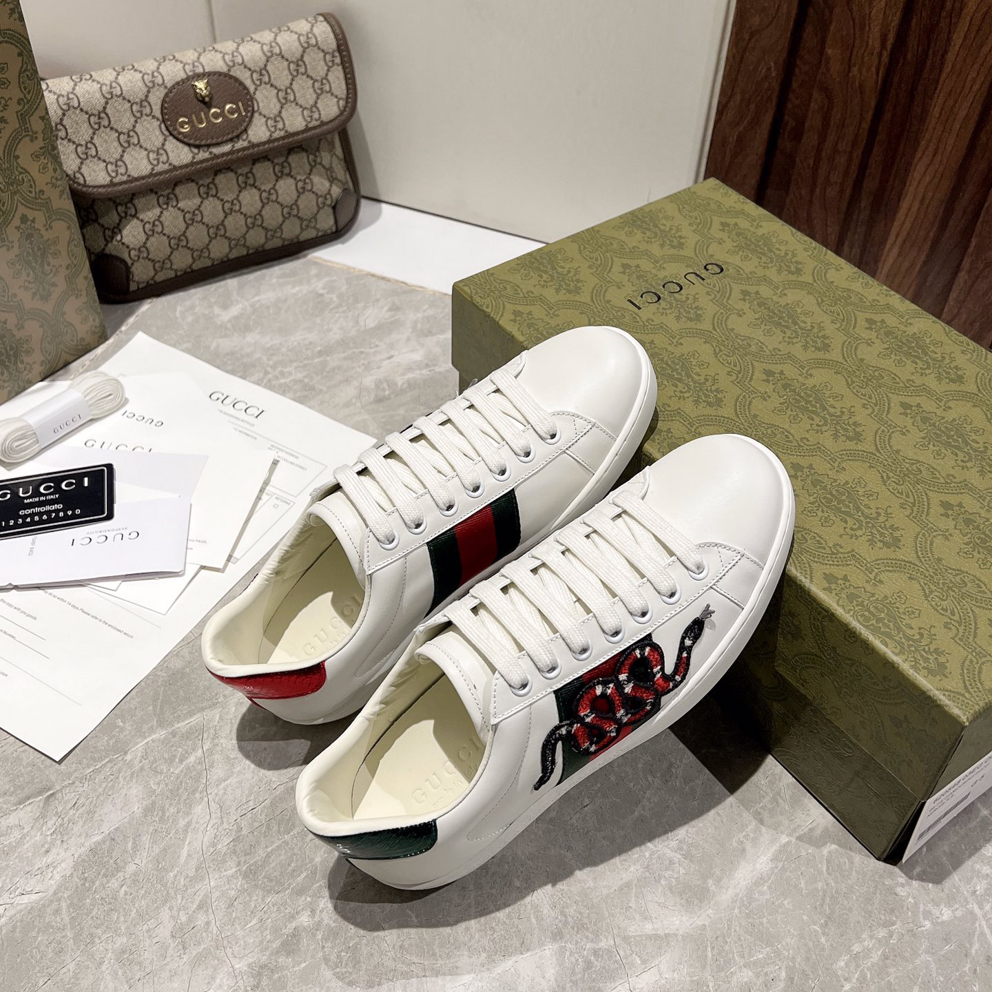 Gucci Snake Logo  Basket Sneaker - DesignerGu