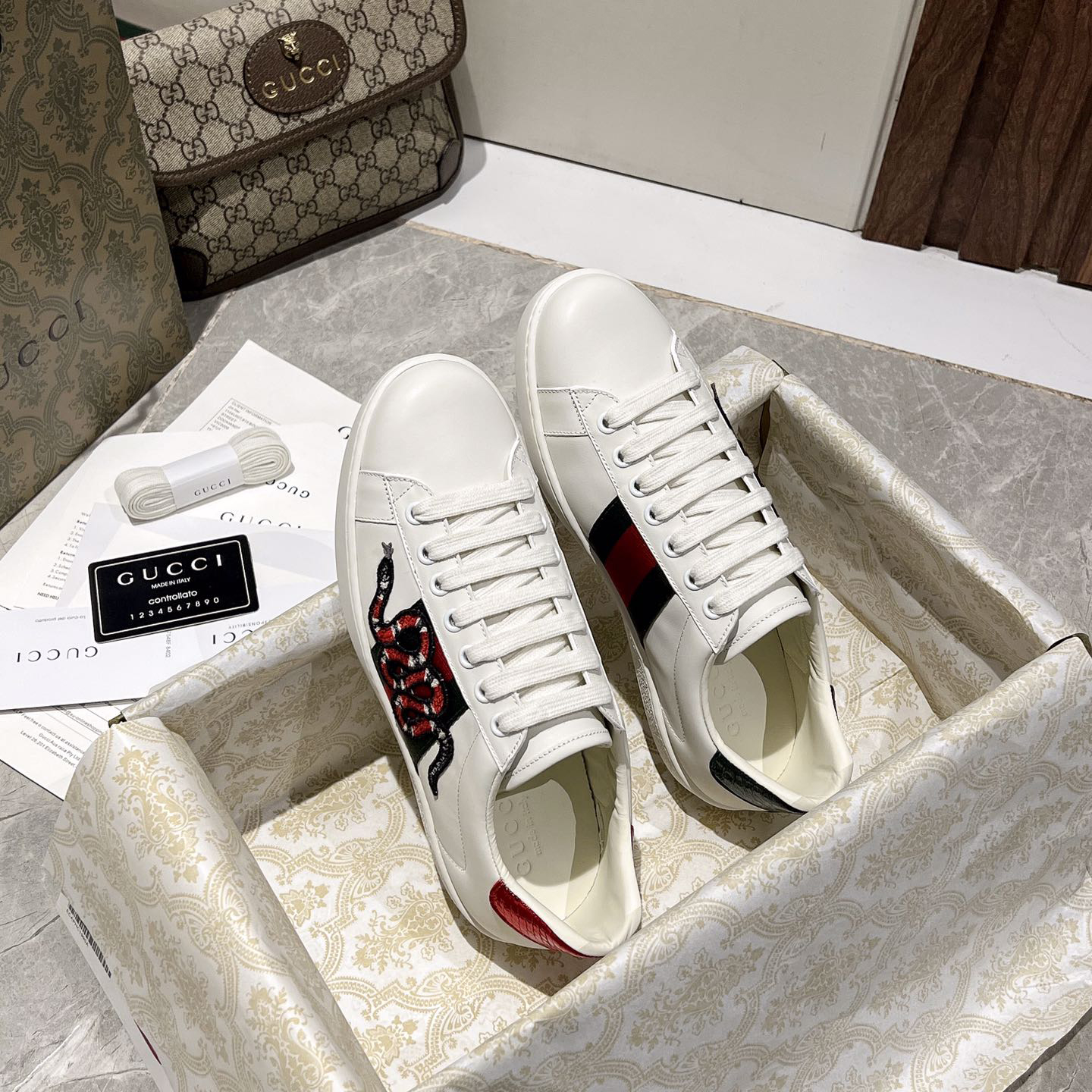 Gucci Snake Logo  Basket Sneaker - DesignerGu