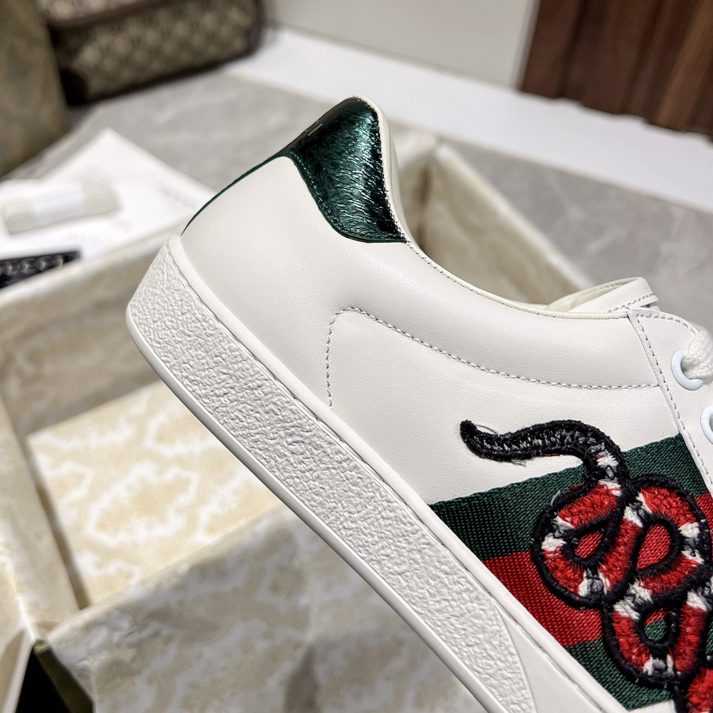 Gucci Snake Logo  Basket Sneaker - DesignerGu