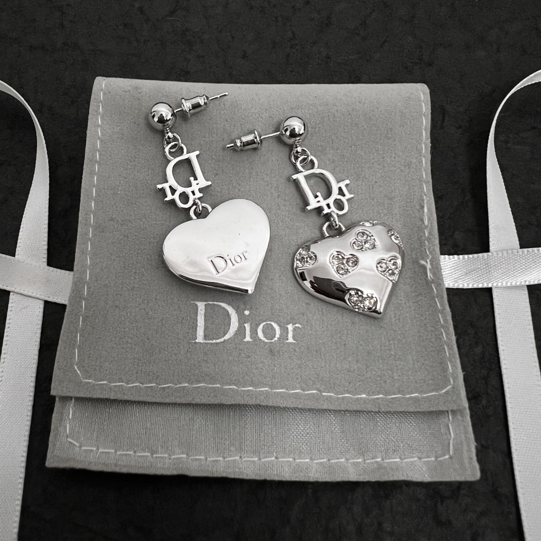 Dior Earrings  - DesignerGu