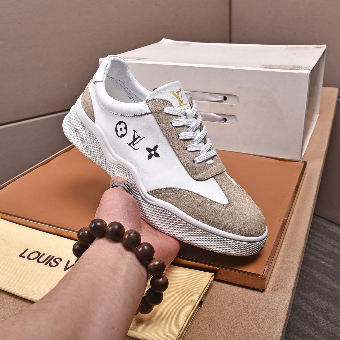 Louis Vuitton Men's Logo Sneaker - DesignerGu