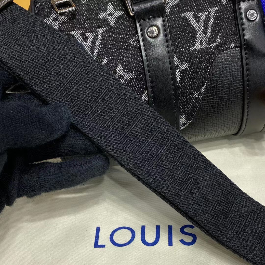 Louis Vuitton  Monogram Drip Handbag(21-12-9cm) - DesignerGu