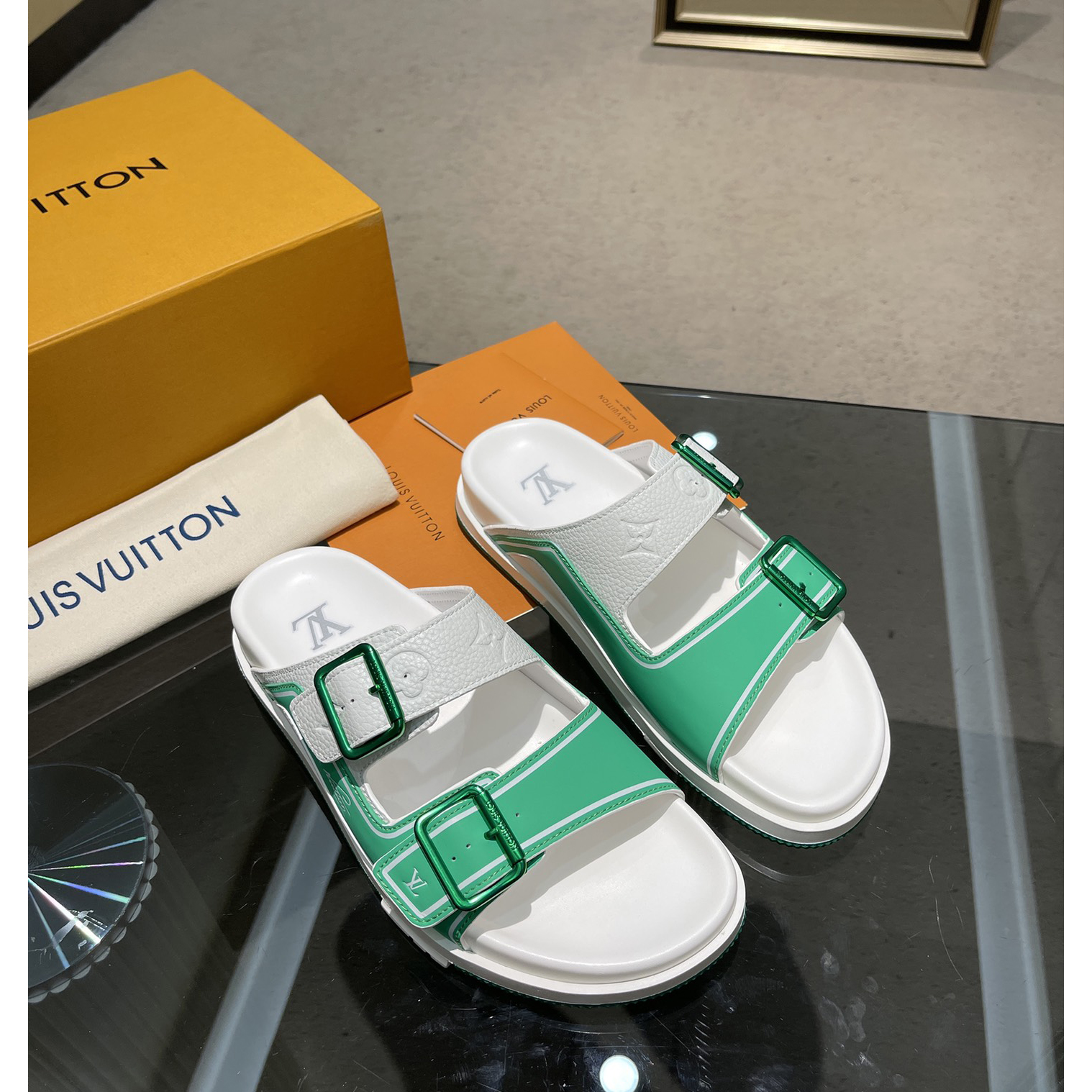 Louis Vuitton Men's Trainer Slippers - DesignerGu