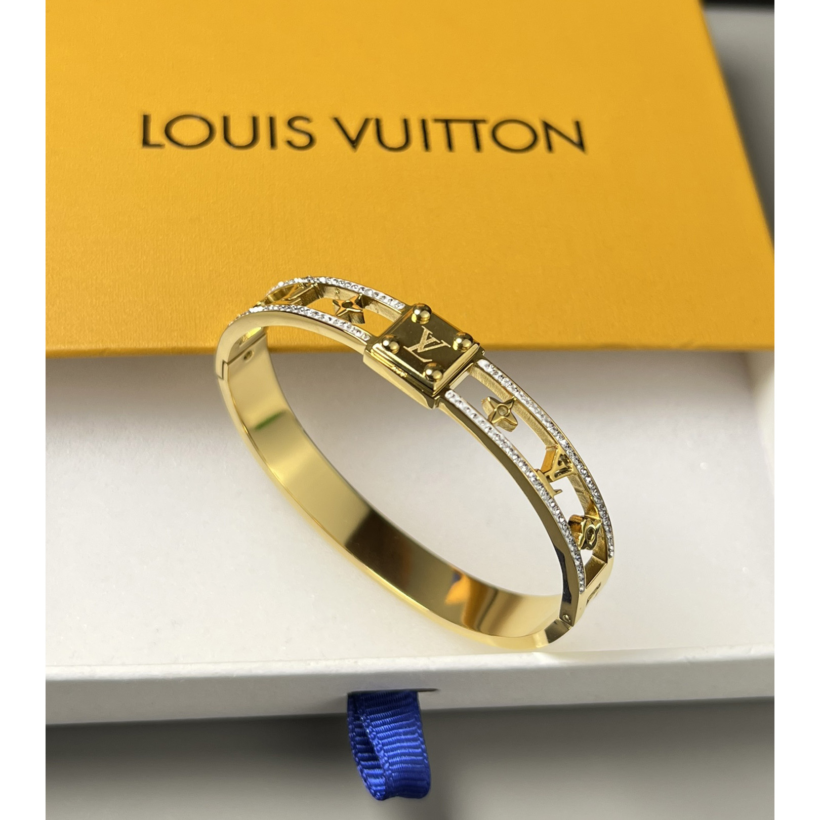 Louis Vuitton Bracelet - DesignerGu