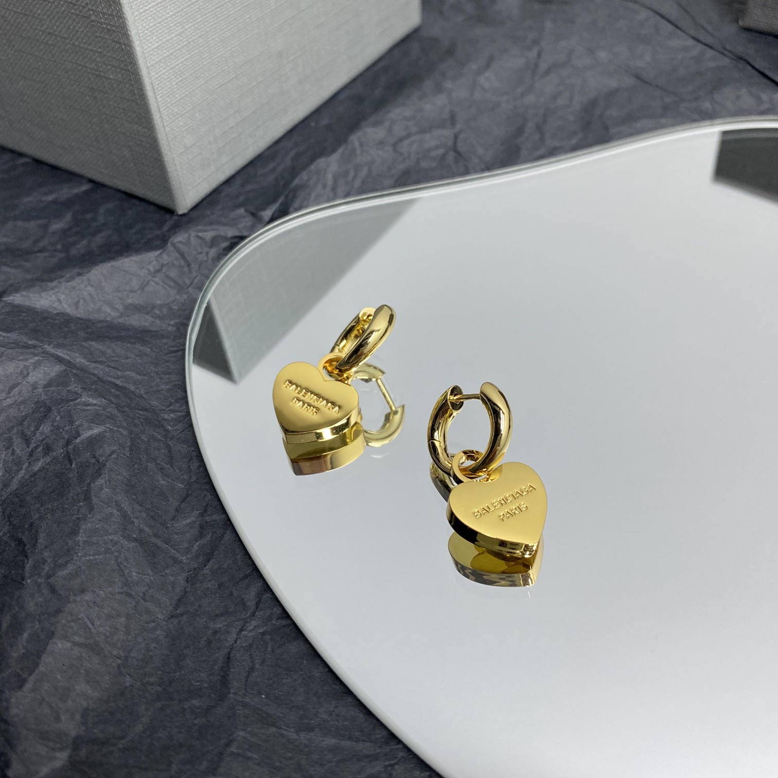 Balenciaga  Engraved Heart Earrings - DesignerGu