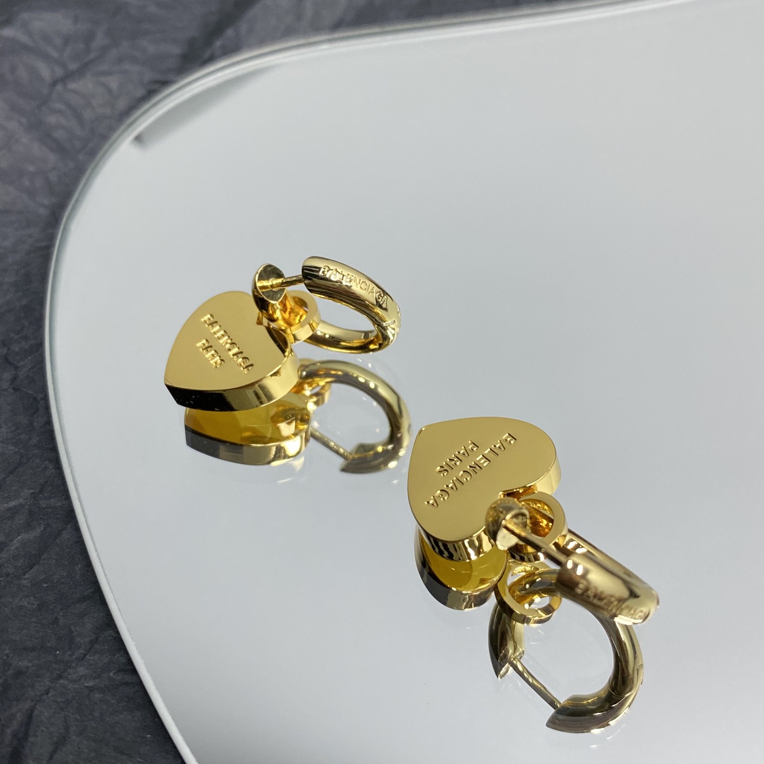 Balenciaga  Engraved Heart Earrings - DesignerGu