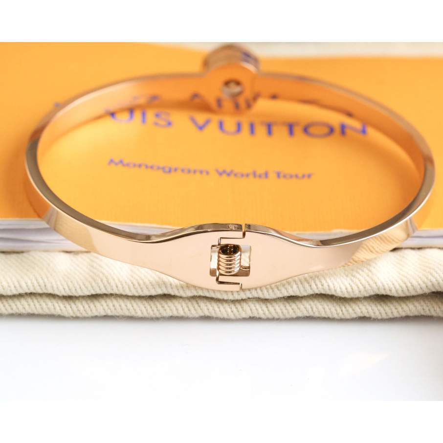 Louis Vuitton Bracelet - DesignerGu