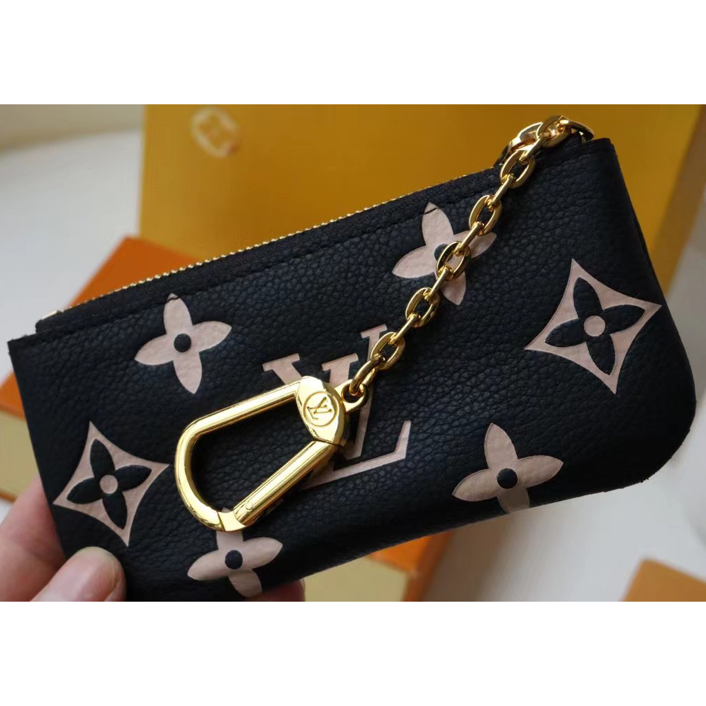 Louis Vuitton Key Pouch(13.5-7-1.5cm) - DesignerGu